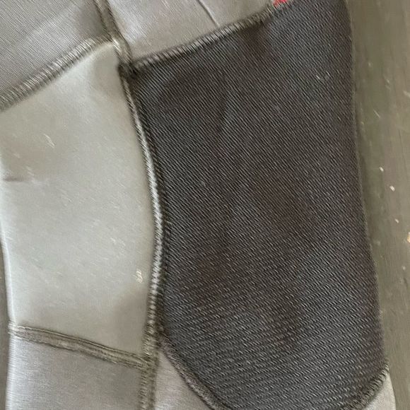 O’Neill reactor wetsuit size medium - Picture 2 of 7